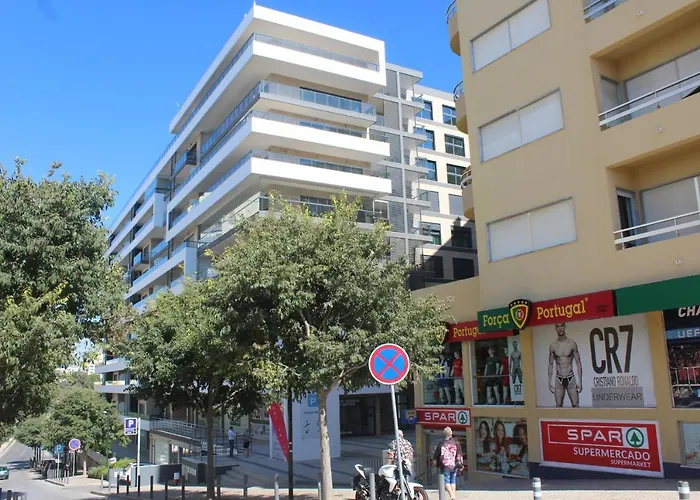 Apartament T1 Rocha Prime / 1ª Linha *