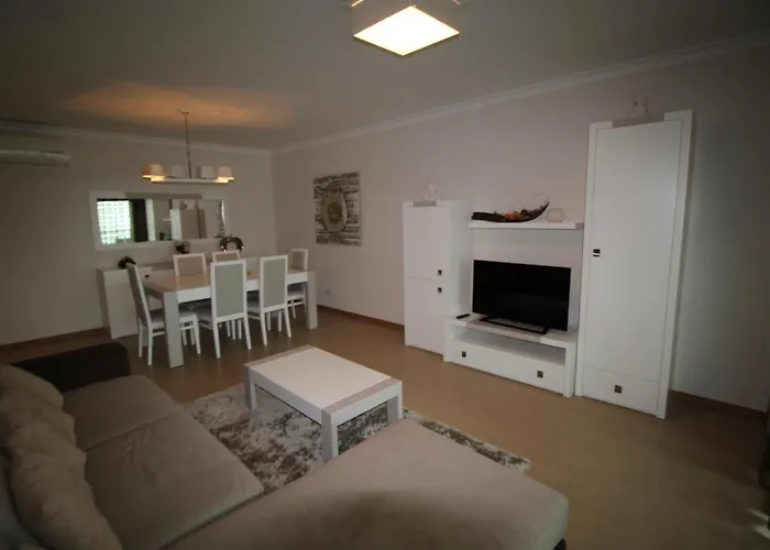 Apartament T1 Rocha Prime / 1ª Linha