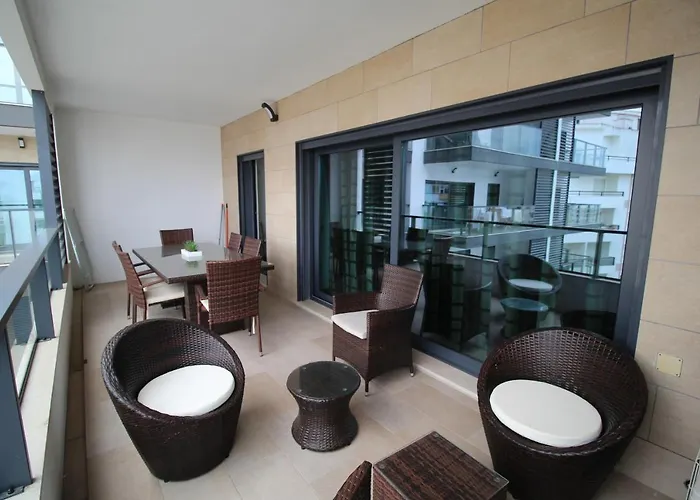 Apartment T1 Rocha Prime / 1ª Linha *